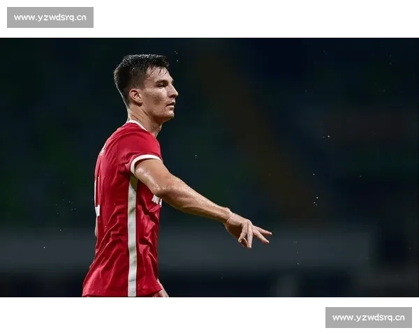 延边龙鼎官宣!191cm 中国香港铁卫劳烈斯加盟 冲超功臣补强后防 延边龙鼎官宣!191cm 中国香港铁卫劳烈斯加盟 冲超功臣补强后防